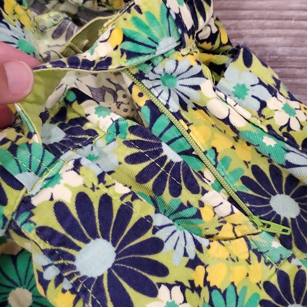GapKids Flowered Corduroy Skirt Size 4